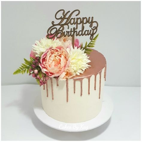 Chocolate mud, vanilla buttercream with white chocolate ganache drip hand painted in rose gold #dripcake White And Rose Gold Birthday Cake, Rose Gold 60th Birthday Cake, 21st Birthday Cake Rose Gold, Rose Gold Drip Cake Birthday, Rose Gold Birthday Cake Simple, White And Rose Gold Cake, Rose Gold Birthday Cake For Women, Rose Gold Cake Ideas Birthday, Birthday Cake Rose Gold