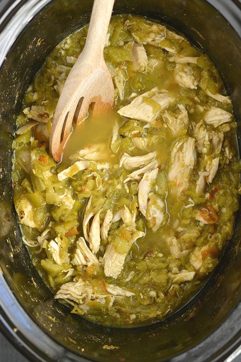 Green Chile Chicken Crockpot Recipes, Chicken Green Chili Crockpot, Fire Roasted Green Chili Recipes, Green Chili Recipes Chicken, Crockpot Green Chili Chicken, Green Chili Chicken Crockpot, Hatch Recipes, Green Chili Recipe, Hatch Green Chili Recipe