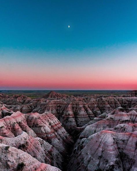 South Dakota Travel, National Parks Photography, Badlands National Park, Landscape Photography Tips, Bryce Canyon, Zion National Park, Sioux, Yellowstone National Park, South Dakota