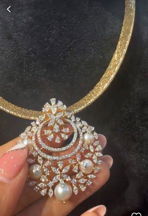 Diamond Locket Pendants, Pendant And Earrings Set Gold, Diamond Hangings, Fashion Jewelry Necklaces Gold, Diamond Locket, Neck Pieces Jewelry, Gold Bangles For Women, Diamond Jewelry Set, New Gold Jewellery Designs