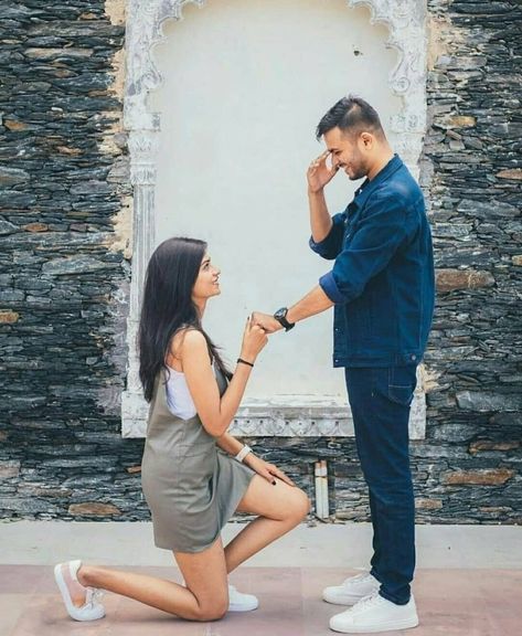 Love proposal ❤️ Girl Proposing Boy, Love Proposal, Pre Wedding Photoshoot Outfit, Handsome Celebrities, Wedding Photoshoot Poses, Couple Poses Reference, Top Photographers, Couple Picture Poses, Love Couple Photo