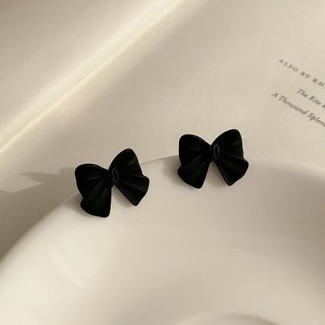 Black Earrings Aesthetic, Bow Earring, Tie Ribbon, Pretty Jewelry Necklaces, Fancy Jewellery Designs, Korean Jewelry, Jewelry Accessories Ideas, Handmade Fashion Jewelry, Girly Accessories