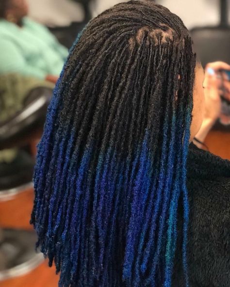 3,278 Likes, 104 Comments - LOC LUST ™ (@loc_lust) on Instagram: “L O C. L U S T™ Her hair looks amazing...she pulled this blue ting off so smooth  . . #Locs…” Ombre Locs, Blue Locs, Dyed Locs, Locs Natural, Undercut Designs, Natural Hair Diy, Dreads Girl, Beautiful Dreadlocks, Dreadlock Styles