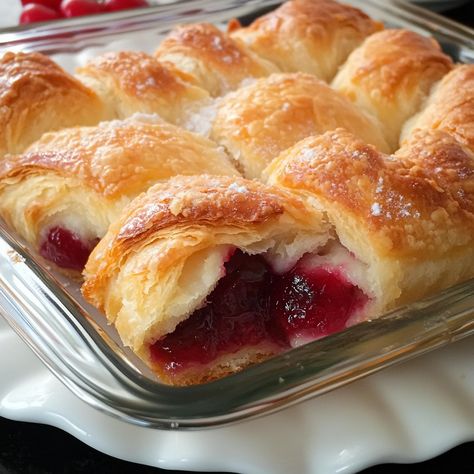 Cherry Filled Crescent Rolls Apple Cinnamon Crescent Rolls, Filled Crescent Rolls, Berry Pie Filling, Cherry Turnovers, Crescent Roll Dessert, Mixed Berry Pie, Homemade Cherry Pies, Orange Baking, French Baking