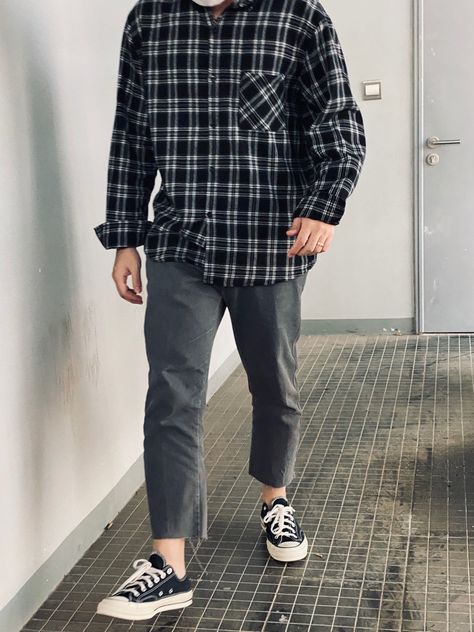 Converse Low Tops Outfit Men, Men Wearing Converse, Flannel And Converse Outfits, Converse 1970s Outfit Men, Black Chuck 70 Outfit Men, Converse Outfit For Men, Chuck 70 Low Outfit Men, Converse 70s Low Outfit Men, Converse Low Outfit Men