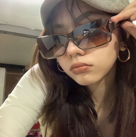 People With Glasses, Rpw Port, Aesthetic Korean, Swag Girl Style, Uzzlang Girl, Estilo Punk, Foto Ideas Instagram, Girl Swag, Cute Selfie Ideas