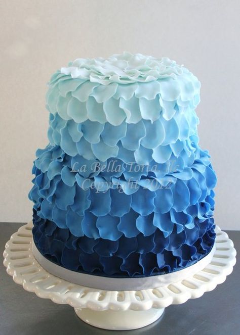 blue ombre by La Bella Torta (2/27/2012)  View cake details here: http://cakesdecor.com/cakes/8185 Blue And White Cake, Petal Cake, Wedding Cake Ombre, Ombre Cake, Wedding Cakes Blue, Blue Cakes, Gorgeous Cakes, White Cake, Love Cake