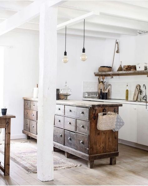 a beautiful light filled kitchen with sleek white cabinets, an open shelf over them, a stained kitchen island and pendant lamps Unfitted Kitchen, Freestanding Kitchen, Kitchen Island Design, Building A New Home, Unique Kitchen, Wooden Kitchen, Kitchen Style, Rustic Kitchen, Home Fashion