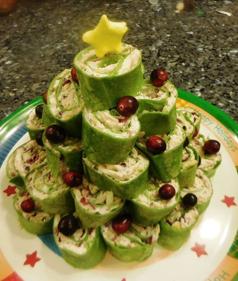 Cranberry Chicken Salad Christmas Tree Chicken Salad Appetizer, Salad Christmas, Bunco Food, Christmas Sandwiches, Christmas Tree Food, Cranberry Chicken Salad, Spinach Wraps, Tortilla Rolls, Cranberry Chicken