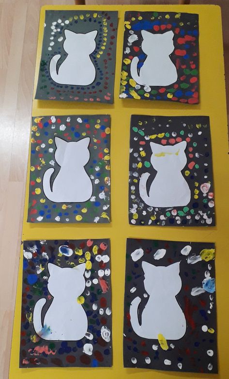 Kedi Infant Toddler Classroom, Mickey Mouse Crafts, Mouse Crafts, Toddler Classroom, Preschool Arts And Crafts, Art Lessons Elementary, Preschool Art, Elementary Art, Animal Dolls