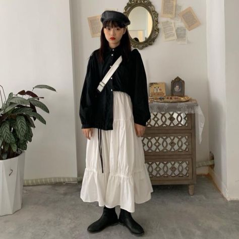 Acubi Fashion, Long Skirt Outfits, Maxi Skirt Outfits, Hijabi Outfits Casual, Muslimah Fashion, White Skirt, Skirt Outfit, New Energy, Autumn Outfit