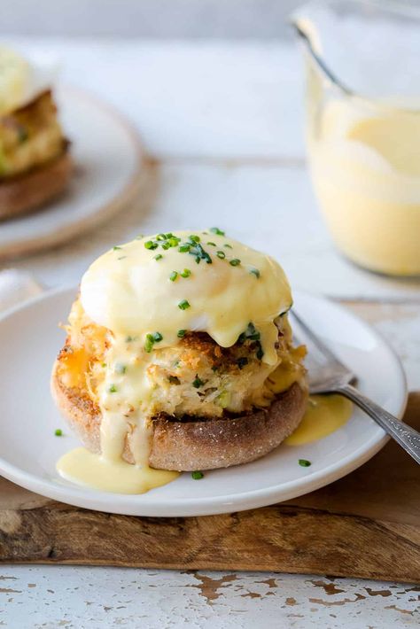 Indulge yourself this weekend and make Crab Cake Benedict! Learn how to make eggs benedict perfectly anytime you want to make brunch extra special. This twist on the classic recipe is easy to prep in advance! This post is brought to you by Alaska Seafood. crab cake benedict // how to make eggs benedict // easy hollandaise sauce #recipe #brunch #kitchenconfidante #breakfast Crab Eggs Benedict, Dungeness Crab Cakes, Crab Cake Benedict, Easy Hollandaise, Easy Hollandaise Sauce, Easy Eggs Benedict, Eggs Benedict Recipe, Egg Benedict, How To Make Eggs