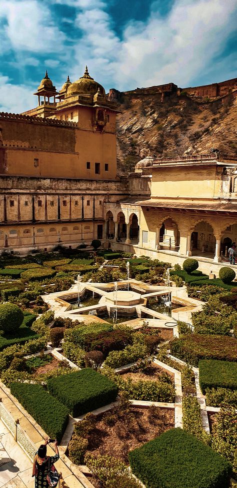 Amber Fort is located in the small town of Amber. It is the most popular tourist attraction of Jaipur. The fort is famous because of the artistic and architectural elements. The palace is built on Aravalli Hill and therefore the fort overlooks Maota Lake.  #travel #traveltips #holiday #trip #destinations #photo #photography #travelphotography #travelbloggers #wanderlust #entrepreneurship #intheworldsjungle #branding #india #amber #jaipur #rajasthan Jaipur Amber Fort, Rajasthan Trip, Amber Palace, City Palace Jaipur, Jaipur Travel, Amber Fort, 1 Day Trip, Amer Fort, Mount Abu