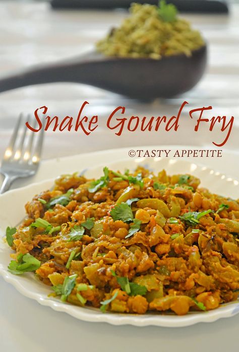 Snakegourd Curry-Pudalangai Poriyal-Snake Gourd Stir Fry / Easy Curry Recipes | Tasty Appetite Easy Curry Recipes, Stir Fry Easy, Sambar Rice, Rice Lemon, Veg Gravy, Snake Gourd, Variety Rice, Indian Vegetarian Dishes, Curd Rice