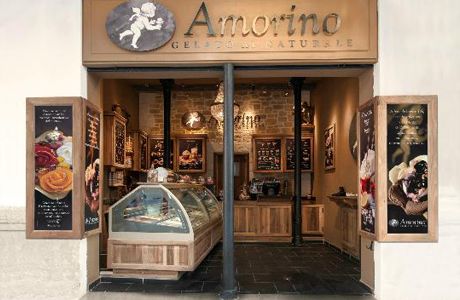 All our Gelato shops in Great-Britain and in the world - Amorino. Amorino Gelato, Summer In Barcelona, Gelato Shop, Coffee Shop Interior Design, Coffee Shops Interior, Shop Fronts, Juice Bar, Ice Cream Shop, Tea Cakes