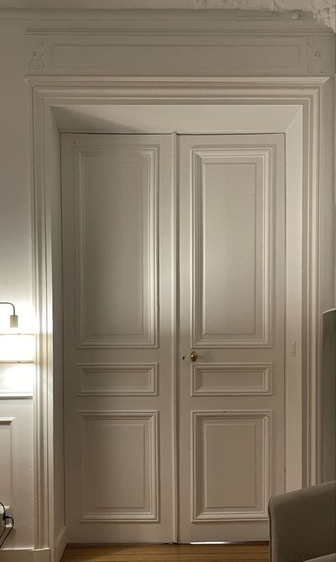 Organic Bedroom Decor, Parisian Doors, Organic Bedroom, Chateaux Interiors, Bedroom Styling, Diy Home Decor Ideas, Parisian Apartment, Design Master, House Doors