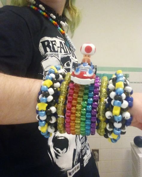 How To Make A Rotator Cuff Kandi, How To Make A Rotating Kandi Cuff, Mario Kart Rotating Kandi Cuff, Kandi Rotating Cuff Tutorial, Rotating Kandi Cuff, Rainbow Road Kandi Cuff, Kandi Jewelry, Kandi Inspiration, Kandi Beads