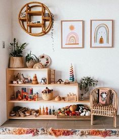 creative bedroom ideas Toy Shelves, Kids' Playroom, Playroom Organization, Boho Nursery Decor, Vintage Room, Kids Corner, Toy Organization, Boho Nursery, Playroom Decor