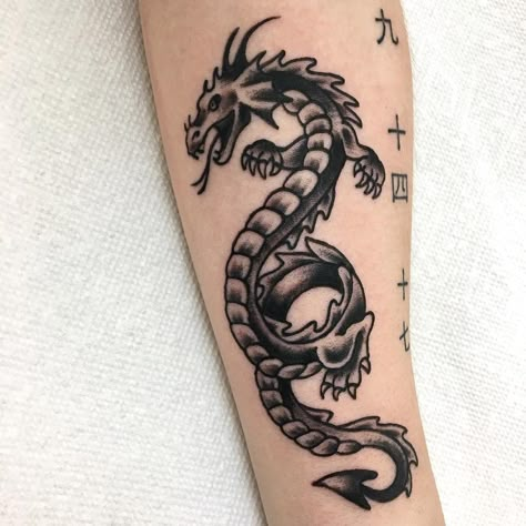 Back Tattoo Mythology, Traditional Style Dragon Tattoo, Traditional Dragon Tattoo Black, Trad Dragon Tattoo, Old School Dragon Tattoo, Heart Dragon Tattoo, Tradition Dragon Tattoo, Slavic Dragon Tattoo, Dragon Tattoo Traditional