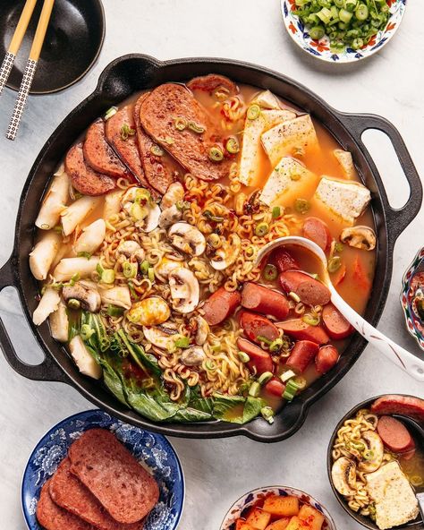 Nongshim America on Instagram: “Sundays call for Budae Jjigae. Elevate this hot pot dish with our spicy Shin Red.” Budae Jjigae, Spicy Hot Pot, Cup Noodles, Tasty Food, Hot Pot, Grocery Store, Food And Drink, Yummy Food, Japan