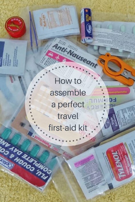 Purse First Aid Kit Diy, Travel Pharmacy Kit, Purse First Aid Kit, Travel Medicine Kit Diy, Travel Medicine Kit, First Aid Kit Contents, First Aid Kit Travel, First Aid Kit Checklist, Diy First Aid Kit