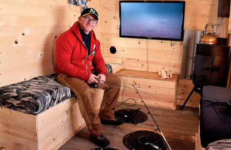 Ice Fishing Rod Holders, Ice Fishing Shack Plans, Ice Fishing Walleye, Ice Fishing Gifts, Ice Fishing Diy, Ice Fishing Tip Ups, Ice Fishing Equipment, Ice Fishing Huts, Ice Fishing Shanty