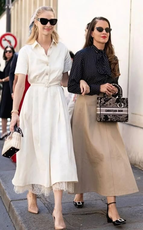 Ladylike Outfits, Lady Lawyer, Modest Feminine, Beatrice Borromeo, 90s Runway Fashion, Ladylike Style, Royal Fashion, Carolina Herrera, Elegant Outfit