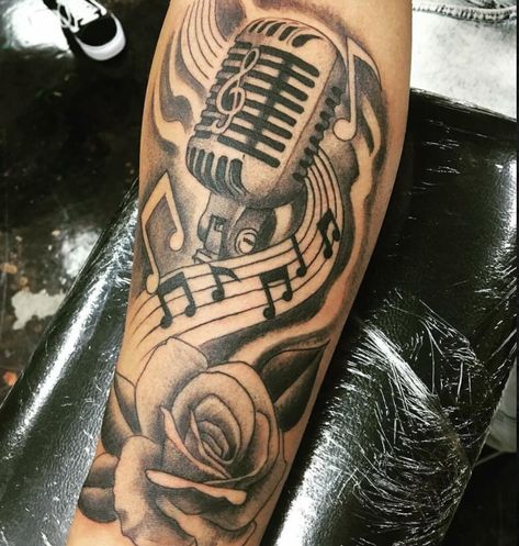 Music Tattoo Mic Tattoo, Microphone Tattoo, Music Tattoo Sleeves, Tattoo Music, Music Tattoo Designs, Guitar Tattoo, Note Tattoo, Half Sleeve Tattoos For Guys, Dope Tattoos For Women