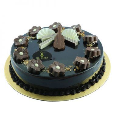 Mouth watering tasty & delicious Chocolate dekar round shape cake from Mr. Baker. This cake isthe perfect for any occasions and celebrations. You can also buy this cake for your special person. Order now and give a big surprise. Mr Baker, Mega City, Chocolate Cake Designs, Bakers Chocolate, Baker Cake, Cake Sizes, Round Cake, Cute Birthday Cakes, Cake Flavors