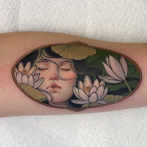 Neo Nouveau Tattoo, Neotraditional Tattoo Art, Neo Traditional Tattoos Flower, Neo Traditional Sleeve, Hannah Flowers, Neo Traditional Tattoo Design, Neo Traditional Tattoos, Neo Traditional Art, Art Nouveau Tattoo