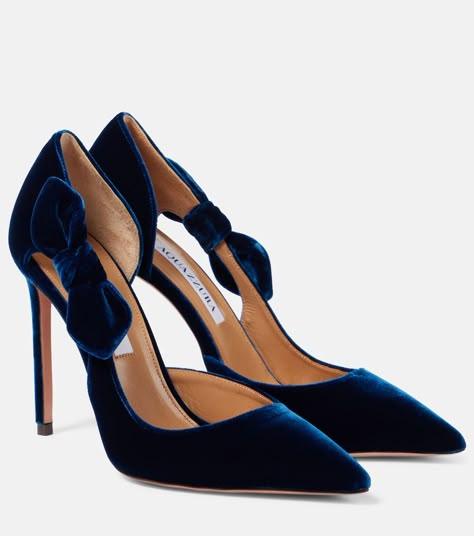 Very Bow Tie 105 velvet pumps in blue - Aquazzura | Mytheresa Aquazzura Blue Heels, Cool Heels Aesthetic, Winter Graduation Shoes, Navy Heels Wedding, Dark Blue Heels, Blue Velvet Heels, Red Carpet Shoes, Soft Preppy, Blue Bridal Shoes