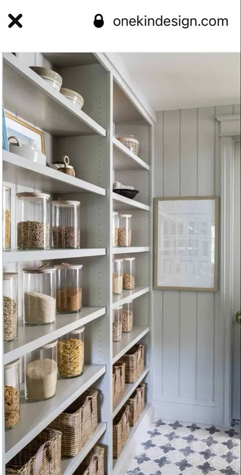 Pantry Paint Colors, Pantry Cabinetry, Pantry Tile, Estilo Charleston, Storage Ideas Pantry, Mindy Gayer Design, Open Pantry, Custom Pantry, Butler’s Pantry