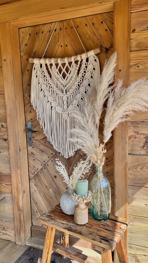 This Wall Hangings item by traumfaedelei has 197 favorites from Etsy shoppers. Ships from Germany. Listed on 10 Aug, 2024 Macrame On A Stick, Macrame Crystal Wall Hanging, Macrame Wall Decor Ideas, Mural Macrame, Macrame Mural, Macrame Boho Decor, Art Macramé, Calm Color Palette, Boho Macrame Wall Hanging