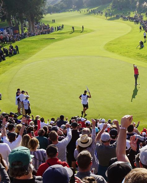 GOLF.com // GOLF Magazine on Instagram: “The natural amphitheater behind the 18th green @TheGenesisInv added some drama to Adam Scott’s winning putt 🙌” Natural Amphitheater, Golf Magazine, Adam Scott, Putt Putt, The Natural, Golf Courses, Drama, Golf, Wallpapers