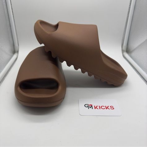 Yeezy Slide Flax Brown Yeezy Slides, Shoes Yeezy, Mens Yeezy, Yeezy Slides, Yeezy Shoes, Christmas Presents, Slides, Man Shop, Sneakers