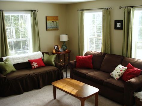 idea for odd corner between two couches. Corner Between Couches, Sectionals Facing Each Other, Corner Between Two Couches Decor, Two Couches Living Room Layout, Great Room Layout, Leather Sectionals, Two Couches, House Tweaking, Sofa Layout