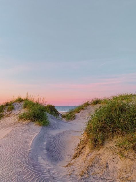 Thanks to @SEEMORis for making this photo available freely on @unsplash 🎁 Nature Images Hd, Sand Pictures, Outer Banks Vacation, Beach Images, Vacation Tips, Free Beach, Marthas Vineyard, Outdoor Photos, Sand Dunes