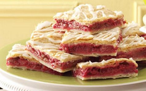 Desserts Potluck, Slab Pie Recipes, Raspberry Rhubarb, Slab Pie, Rhubarb Recipes, Pie Bar, Pie Dessert, Eat Dessert, Fruit Desserts