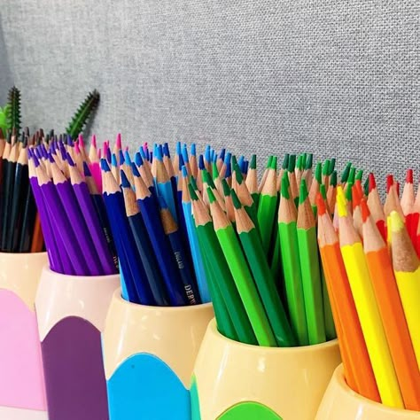 🍎 Australian Primary School Teacher on Instagram: "What teacher dreams are made of 😍🌈⁣ ⁣ Taking bets for how long my fresh new, beautifully sharpened colour coordinated pencils will stay this way!? 😂" Teacher Mood Board, Teacher Instagram Ideas, Primary Teacher Aesthetic, Primary School Aesthetic, Primary School Teacher Aesthetic, Work Day Routine, Kindergarten Teacher Aesthetic, Elementary Teacher Aesthetic, Teacher Branding