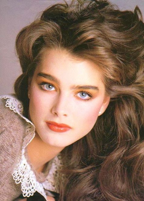 Brooke Shields is listed (or ranked) 33 on the list The Most Beautiful Actresses Ever 80s Hair And Makeup, Brooke Shields Young, Klasik Hollywood, 80s Makeup, Andre Agassi, Kim Basinger, 80s Hair, Elizabeth Hurley, Brooke Shields