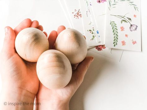 How to Decorate Wooden Easter Eggs - Paint Wooden Eggs, Wood Eggs Craft, Wooden Easter Eggs Diy Wood Crafts, Wooden Eggs Crafts, Wood Easter Eggs, Painted Wooden Eggs, Eggs Painting, Wooden Easter Eggs, Wood Transfer