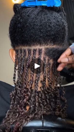 2.5M views · 22K reactions | The way she just braided that right in there - so flawless | The way she just braided that right in there - so flawless 

CR: game_of_fros

#Kvhdo | By Klaiyi Hair | Facebook Short Braids With Curls At The End, Saving Methods, Money Saving Methods, Hair Natural, Twist Hairstyles, Protective Styles, Hair Dos, Money Saving, Natural Hair