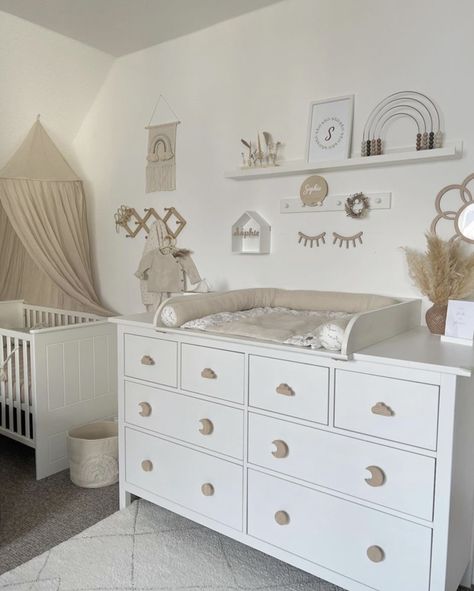 Ikea Baby Room, Mom Checklist, Modern Baby Room, Baby Room Closet, Small Baby Room, Cozy Baby Room, Newborn Room, Child Bedroom, Baby Room Neutral