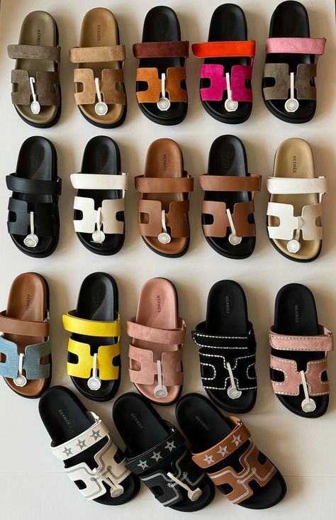 Fancy Slippers, Closet Shoe Rack, Materials Gown Style, Flat Footwear, Trendy Slippers, Shoe Rack Storage, Fancy Sandals, Black Outfit Men, Fluffy Shoes