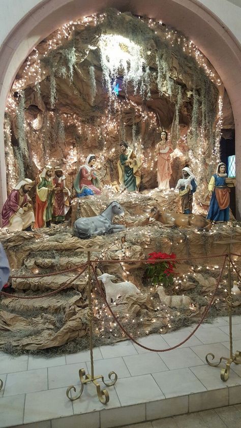 Life Size Nativity Scene Display, Christmas Nativity Scene Diy, Christmas Nativity Images, Christmas Cards Handmade Kids, Christmas Nativity Scene Display, Christmas Crib Ideas, Nativity Scene Diy, Nativity Scene Display, Mexico Christmas