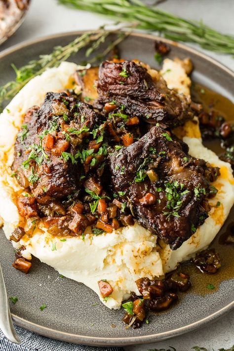 THIS. IS. IT. I've never fallen in love with a recipe as quickly as I did this one. I don't think I'll ever love another recipe as much as Oven Braised Short Ribs! #beef #whatsfordinner #dinner #recipe #ribs #shortribs #easyrecipe Oven Braised Short Ribs, Bison Short Ribs, Cooking Scallops, Cooking Short Ribs, Braised Short Ribs Recipe, Short Ribs Recipe, Cooking Courses, Braised Short Ribs, Beef Short Ribs