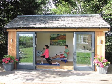 Backyard Dance Studio, Garden Gym Room, Garden Gym Ideas, Patio Gym, Yard Activities, Home Gym Shed, Event Building, Gym Shed, Sauna Ideas