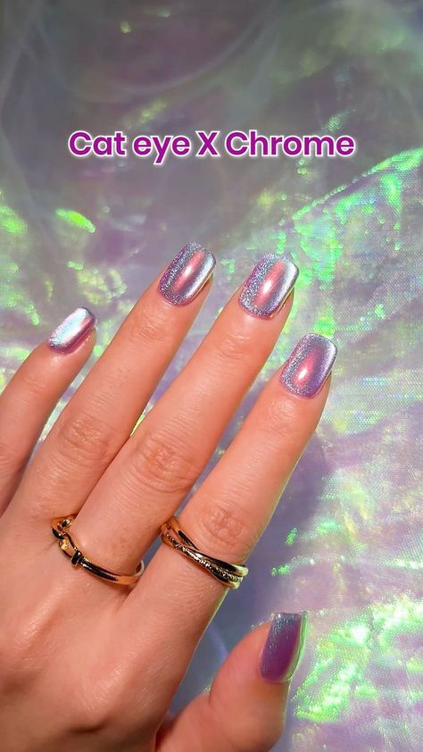 Fall Aura, Reflective Nails, Cat Eye Nails Polish, Kutek Disney, Aura Nails, Aurora Nails, Eye Nail Art, Chrome Nail Art, Chrome Nails Designs