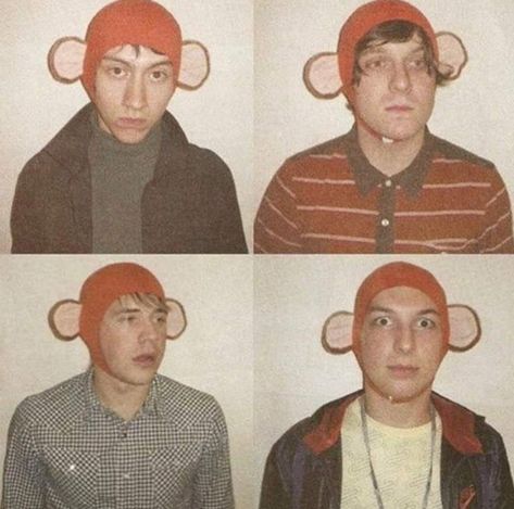 Mis monos favoritos 🐒🐒🐒🐒 Cursed Arctic Monkeys, Artic Monkeys Funny, Arctic Monkeys Playlist Cover, Artistic Monkeys, Arctic Monkeys Funny, Artic Monkeys Icons, Arctic Monkeys Posters, Am Arctic Monkeys, Arctic Monkeys Band