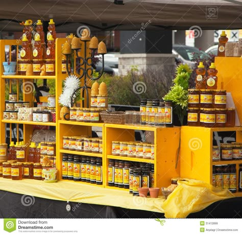 Honey Stand Farmers Market, Honey Farmers Market Display, Honey Booth Display Ideas, Honey Shop Design Ideas, Honey Display, Honey Stand, Festival Booth Display, Market Stall Display Ideas, Bumble Bee Decorations